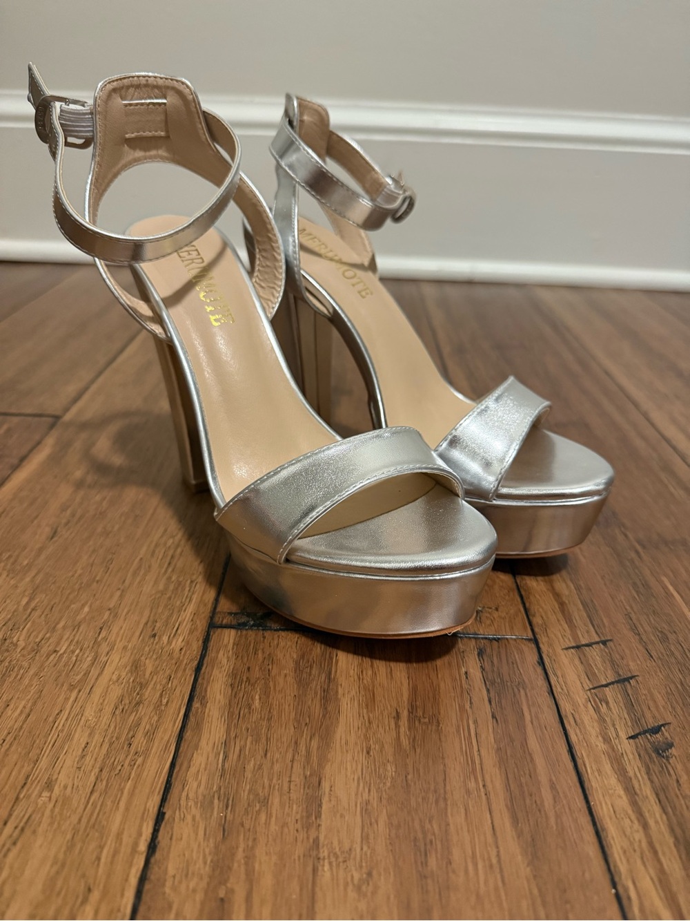 Silver Platform Chunky Block High Heel Sandals with Ankle Strap. Women’s sz 6.5